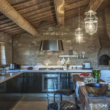 别墅 Graceful Vila In With Garden Montefelcino