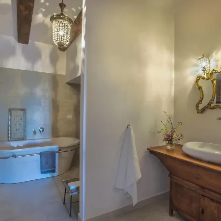Graceful Vila In With Garden * Montefelcino
